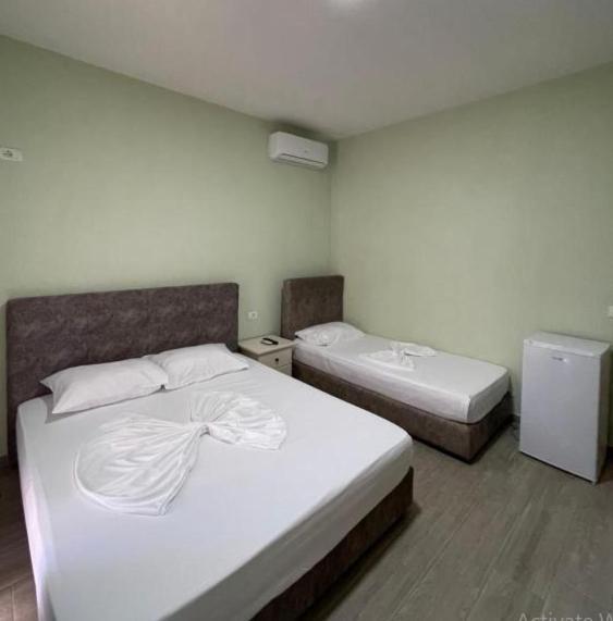 Vila Vladi Durrës Exterior foto