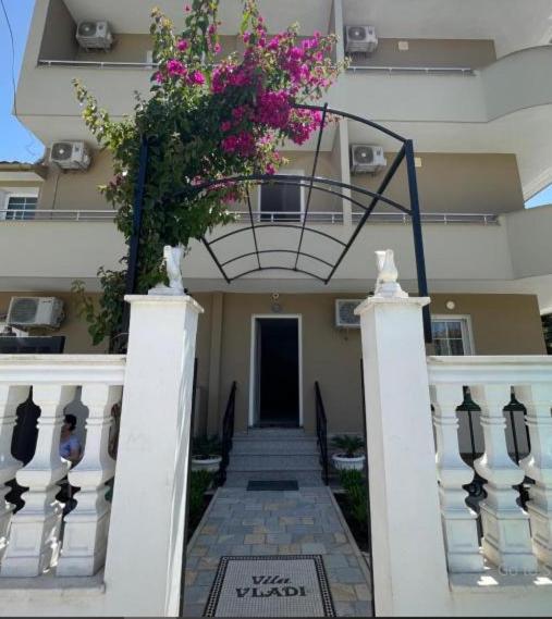 Vila Vladi Durrës Exterior foto